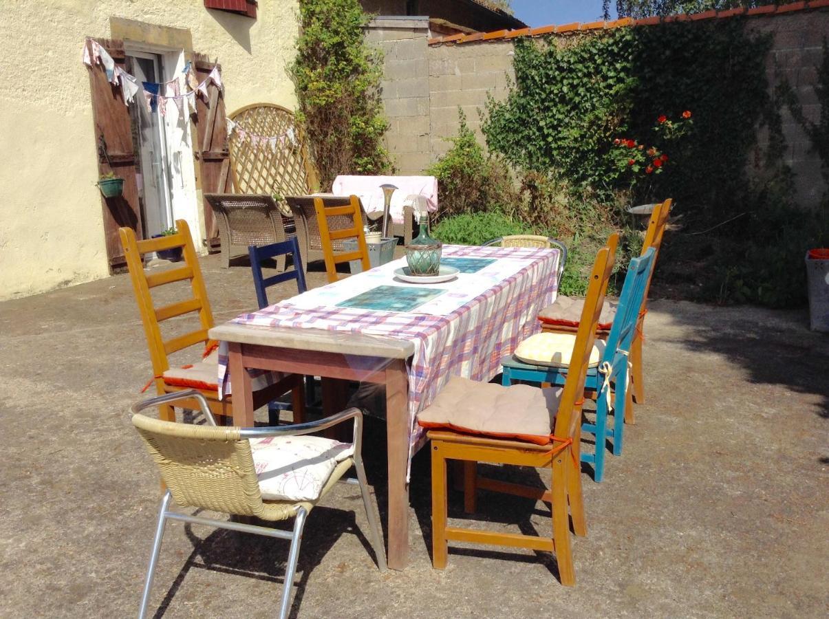 Homestay Arrabella Availles-Limouzine المظهر الخارجي الصورة